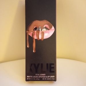 KYLIE Matte Lip Kit